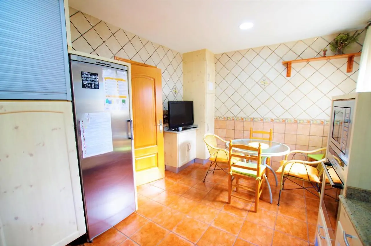 V&V Lloret Villa Sunrise: Spacious 10-Person Villa with Pool Near Canyelles Beach Lloret de Mar